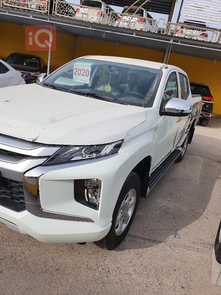 میتسوبیشی L200